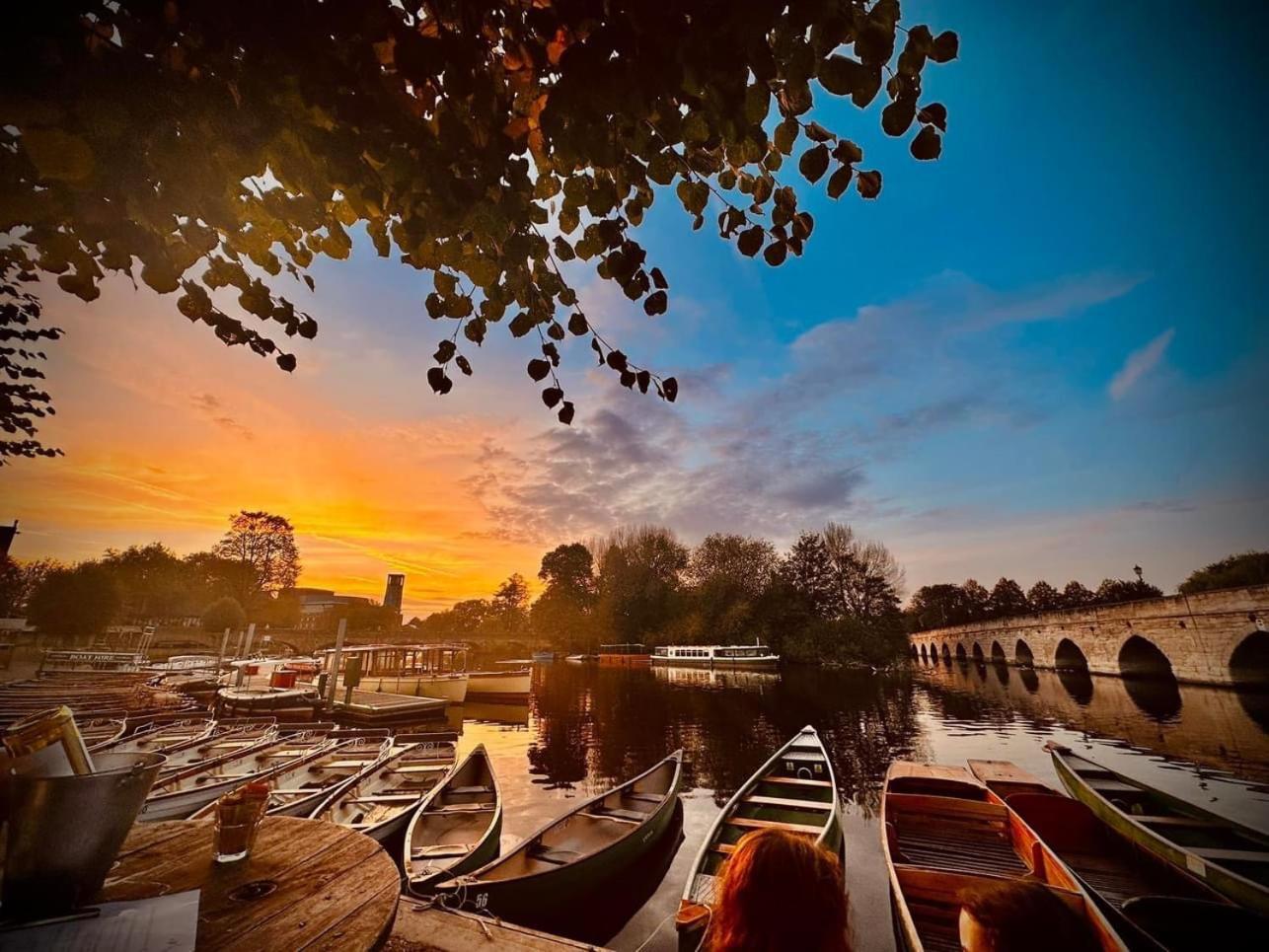 Arden Holiday Lettings สแตรทฟอร์ด อะพอน เอวอน ภายนอก รูปภาพ