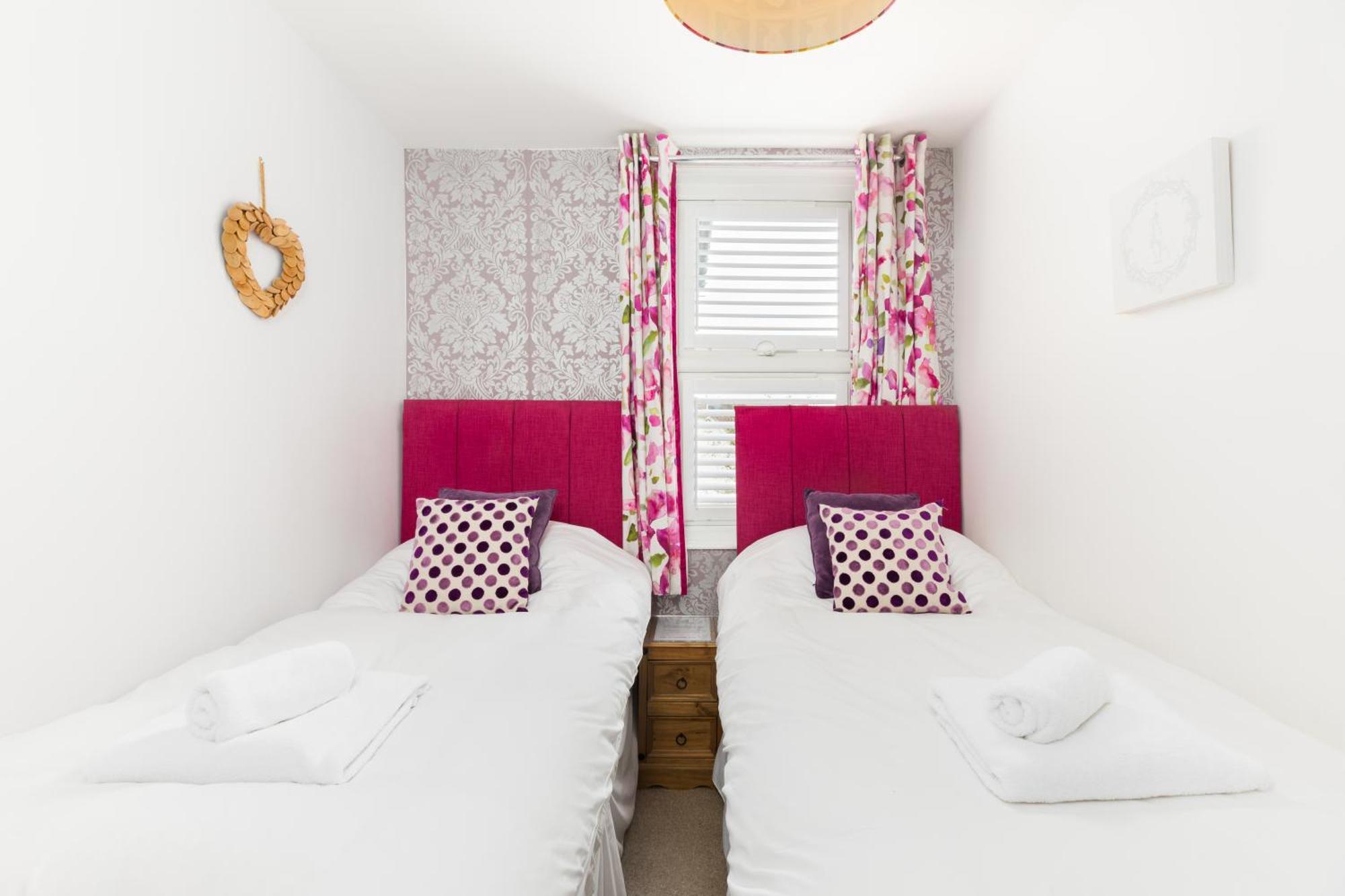 Arden Holiday Lettings สแตรทฟอร์ด อะพอน เอวอน ภายนอก รูปภาพ